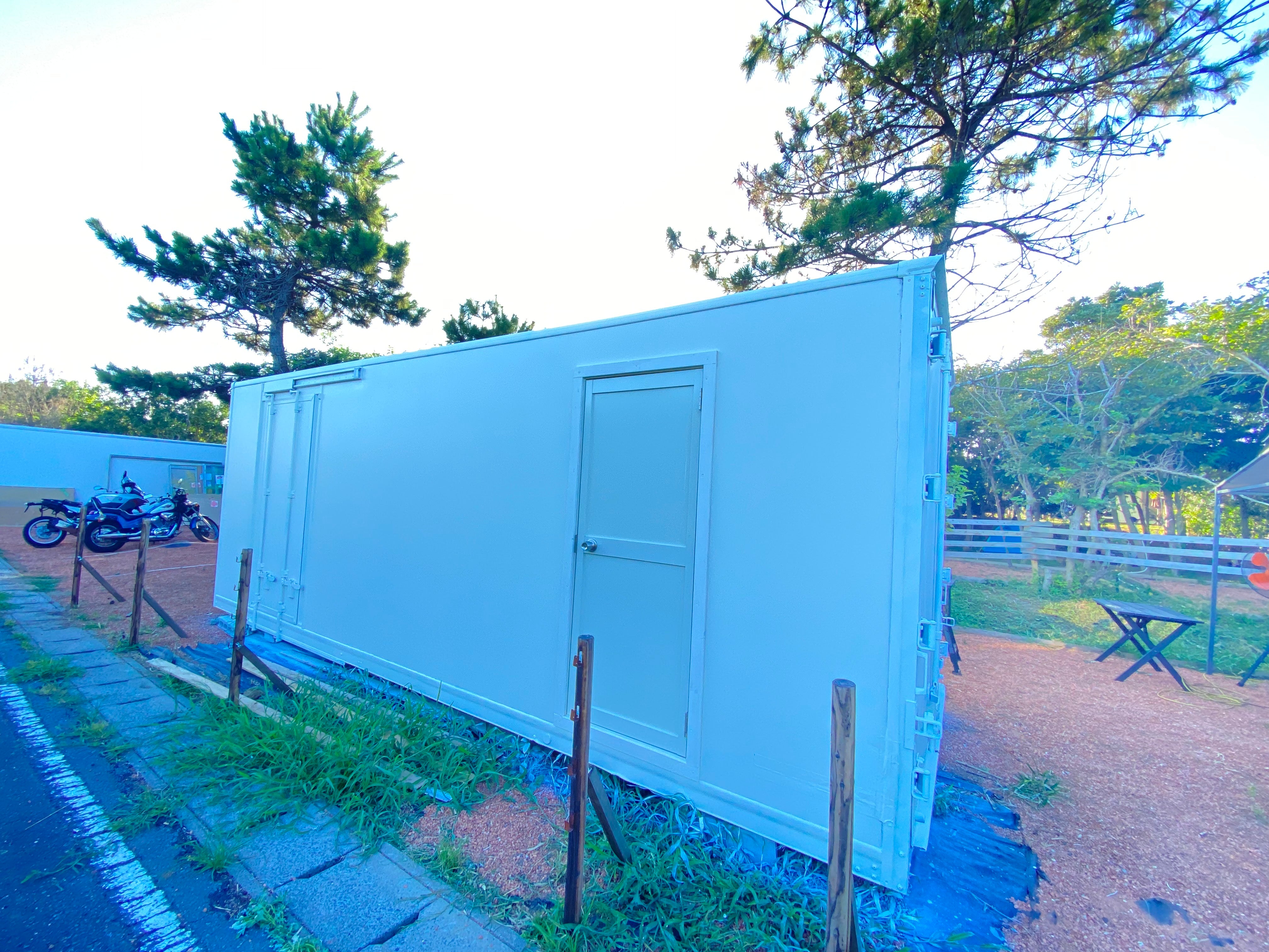 ホワイトコテージ（中サイズベースコンテナ）SOLD OUT